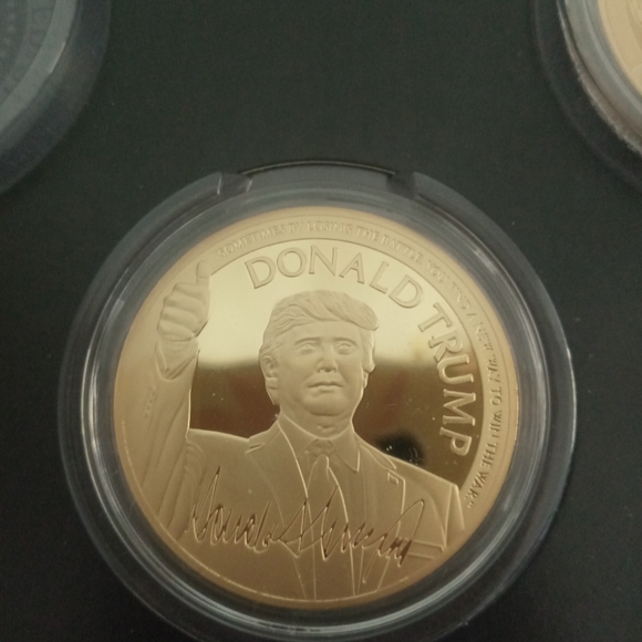 Coin Set (2) Certificate Speeches of Donald Trump Coin Book President US America - Picture 10 of 13